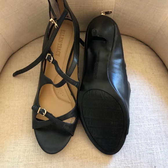 Ellen Tracy Sandal - Picture 2 of 4